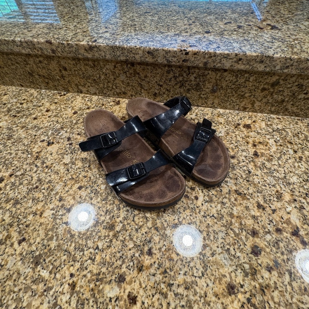 Birkenstock Papillio Sydney 2 Strap Black Patent Lthr 38 US 7-7.5